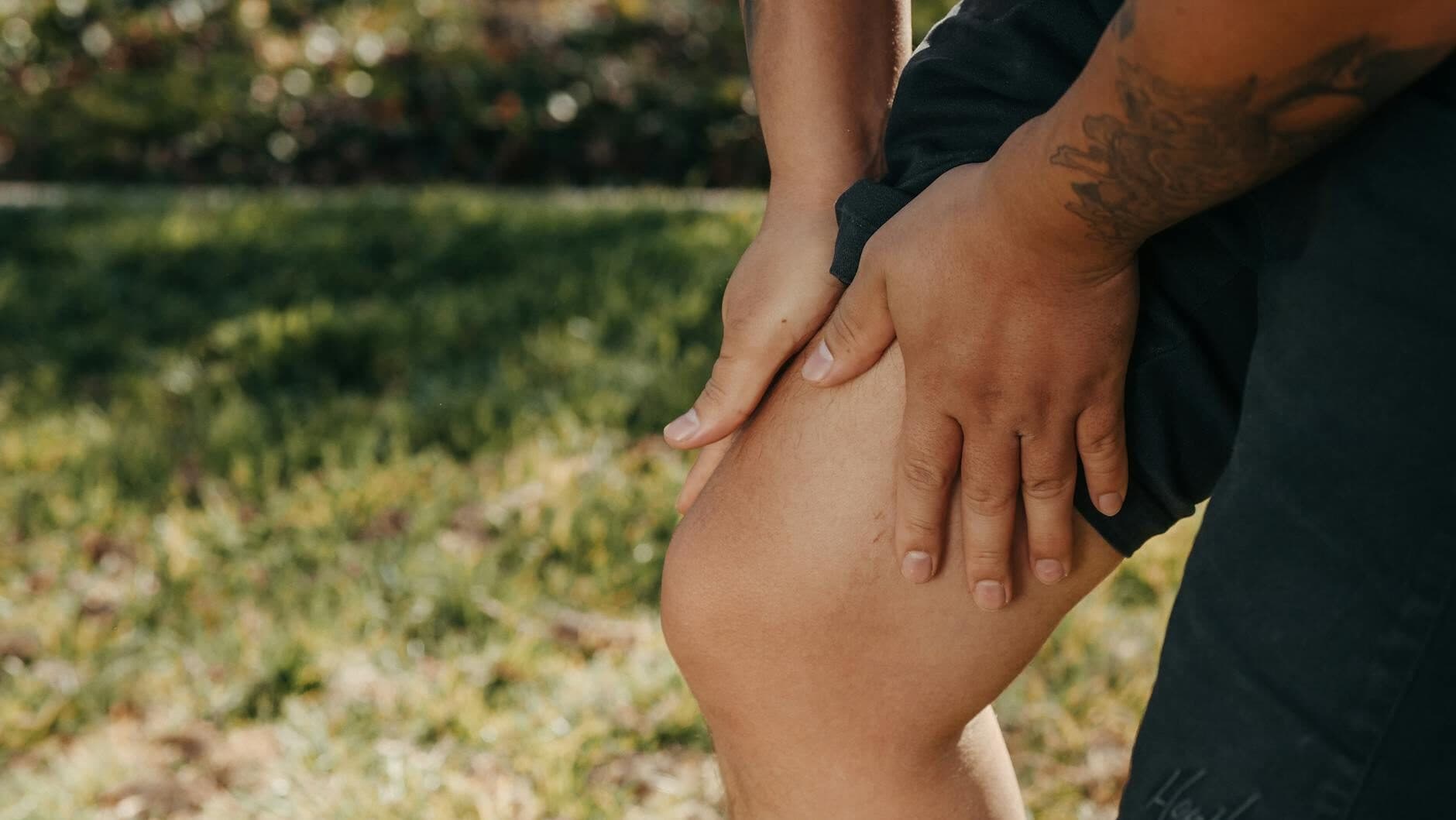 Knee rehabilitation exercises during a physiotherapy session in Amsterdam